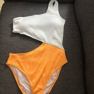 Cupshe One Piece Swim Suit - Size XL